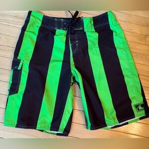 O’Neill Men’s size 36/L. Board shorts, knee length, green and black stripe. EUC
